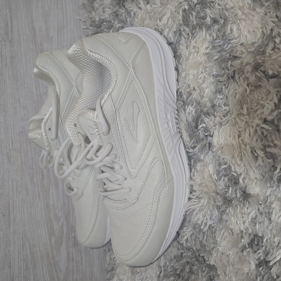 Brooks Walking Shoes - Women's Size - Picture 7 of 10